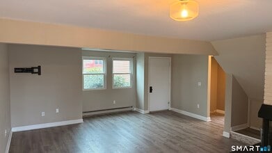 11 Little River Ln in Middletown, CT - Building Photo - Building Photo