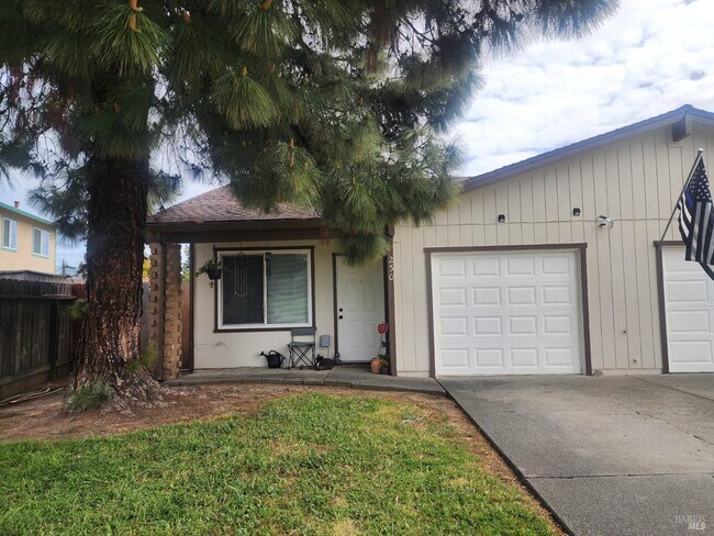 230 Bel Air Dr in Vacaville, CA - Building Photo - Building Photo
