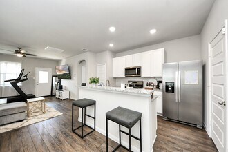 21923 Grand Majestic Dr in Houston, TX - Building Photo - Building Photo