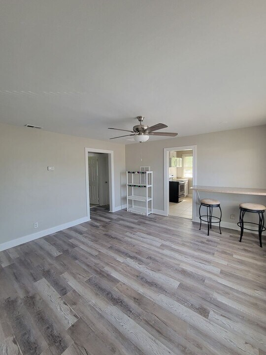 408 Hanbury Ave in Portsmouth, VA - Building Photo