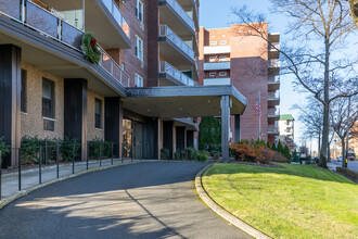 Summit Apartments in Port Chester, NY - Building Photo - Building Photo