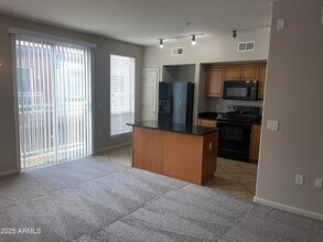 1920 E Bell Rd in Phoenix, AZ - Building Photo - Building Photo