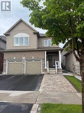 1335 Aldsworth Cr in Oshawa, ON - Building Photo - Building Photo