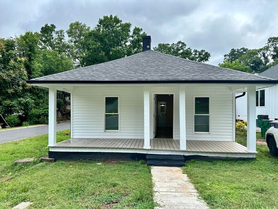 2228 Tate St in Charlotte, NC - Building Photo