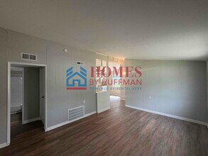 2463 E Riverside Dr in Evansville, IN - Building Photo - Building Photo