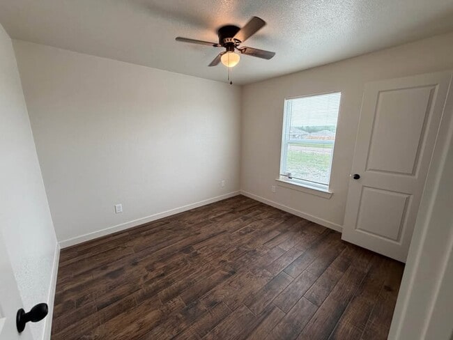 132 Laura Anne Loop, Unit 132 Laura Anne in China Spring, TX - Building Photo - Building Photo