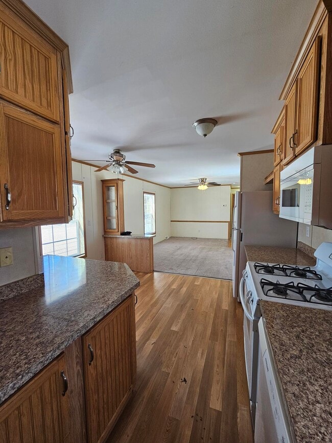 58 Noble Ln in Rome, NY - Building Photo - Building Photo