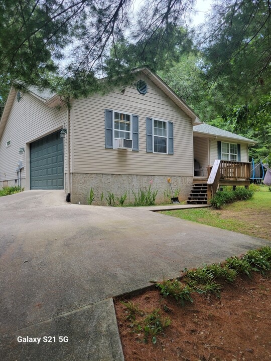 6259 Osage Rd in Crossville, TN - Building Photo