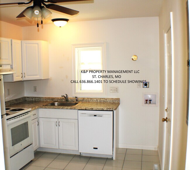 404 Tecumseh St in St. Charles, MO - Building Photo - Building Photo