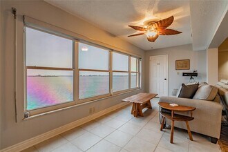 5900 Shore Blvd S in Gulfport, FL - Building Photo - Building Photo