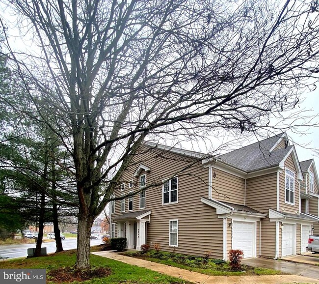 property at 4911 King Patrick Wy