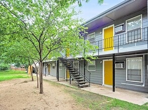 903 Springdale Rd in Austin, TX - Building Photo - Building Photo