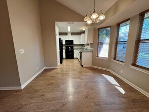 219 Crystal Knoll Blvd in Georgetown, TX - Building Photo - Building Photo