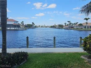1927 SE 40th Terrace in Cape Coral, FL - Building Photo - Building Photo