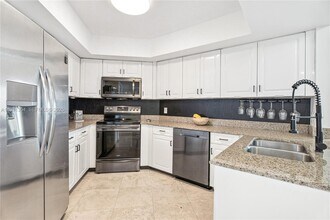 1900 Sunset Harbour Dr in Miami Beach, FL - Foto de edificio - Building Photo