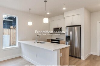 4785 N Albina Ave in Portland, OR - Building Photo - Building Photo