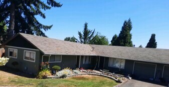 1540 SW Fairview Ave in Dallas, OR - Building Photo
