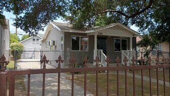 2245 Meadowvale Ave in Los Angeles, CA - Building Photo