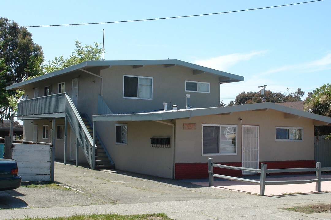 5218 Cypress Ave in El Cerrito, CA - Foto de edificio