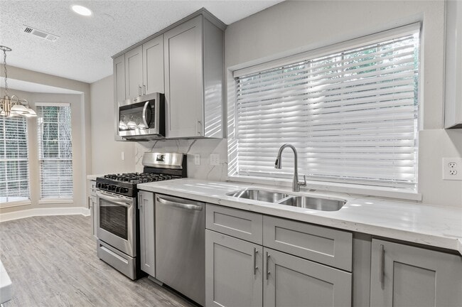 property at 31 S Stony Bridge Cir