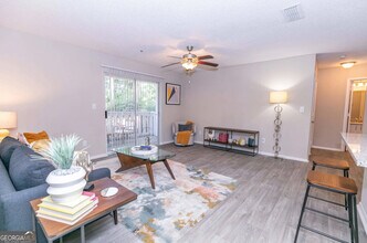 100 Windmont Dr NE-Unit -404 in Atlanta, GA - Building Photo - Building Photo