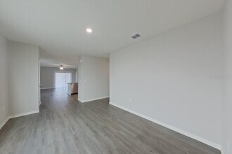 32044 Katelin Cir in Leesburg, FL - Building Photo - Building Photo