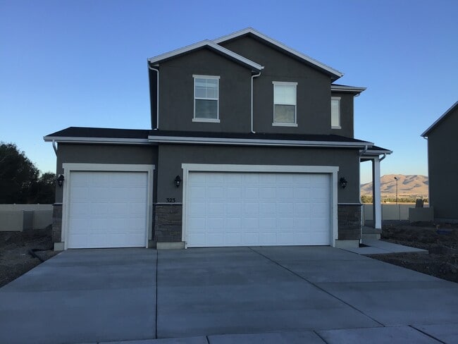 property at 323 North St