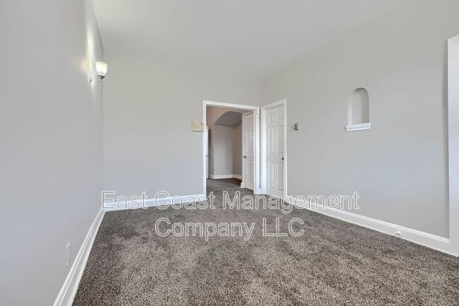 property at 1314 N Kenwood Ave