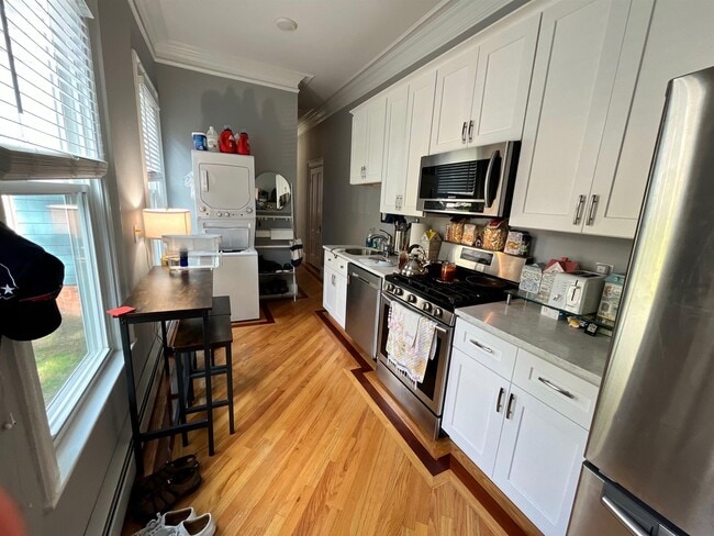 37 Spring St, Unit 2 in Malden, MA - Building Photo - Building Photo