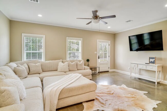 128 Madison Rd in Crowley, LA - Building Photo - Building Photo