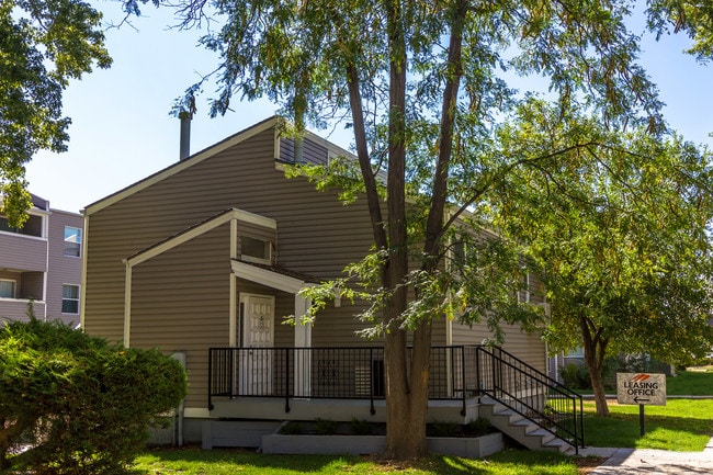 Flatirons Park Apartments in Broomfield, CO - Building Photo - Building Photo