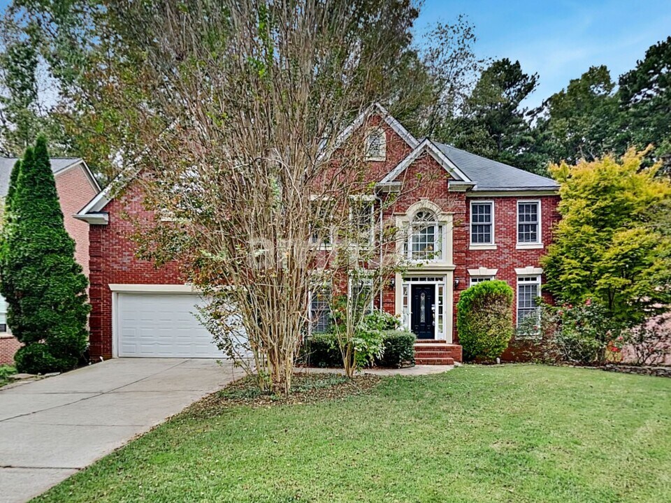 4727 Cedar Wood Dr SW in Lilburn, GA - Foto de edificio