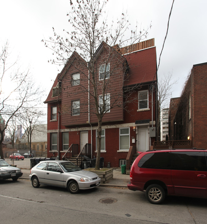 30-36 Bleecker St in Toronto, ON - Building Photo