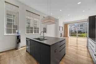 11107 Savannah Oaks Ln in Houston, TX - Building Photo