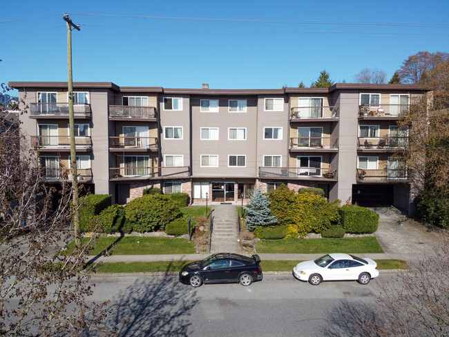 Centennial Manor in North Vancouver, BC - Building Photo - Building Photo