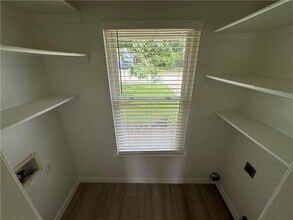 2491 Lakeside Ave in Springdale, AR - Foto de edificio - Building Photo