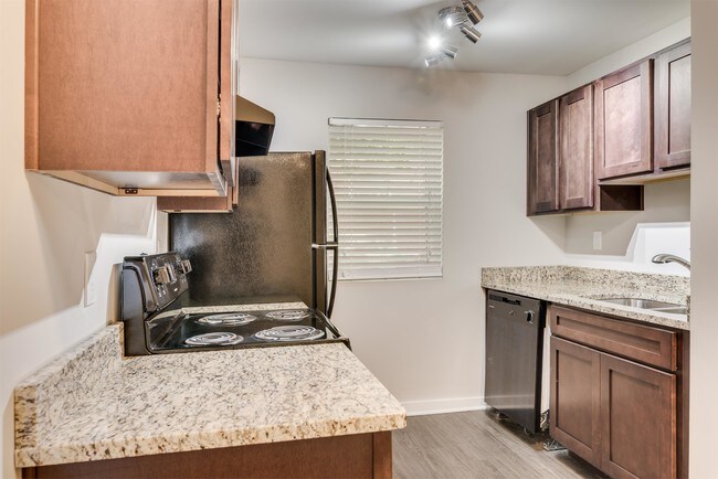 1111 Westview Dr SW-Unit -1111-03 in Atlanta, GA - Building Photo - Building Photo