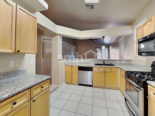 8340 Spruce Meadows Ave in Las Vegas, NV - Building Photo - Building Photo