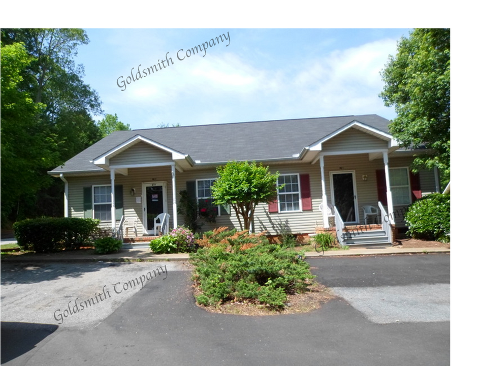 209A Hillandale Rd in Greenville, SC - Building Photo