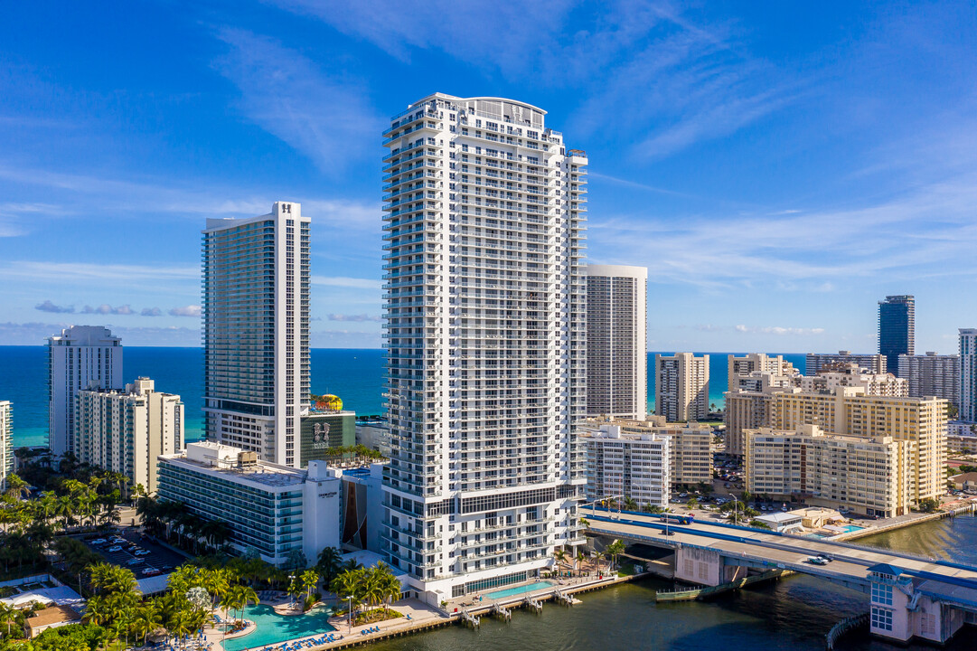 Hyde Beach House in Hollywood, FL - Building Photo