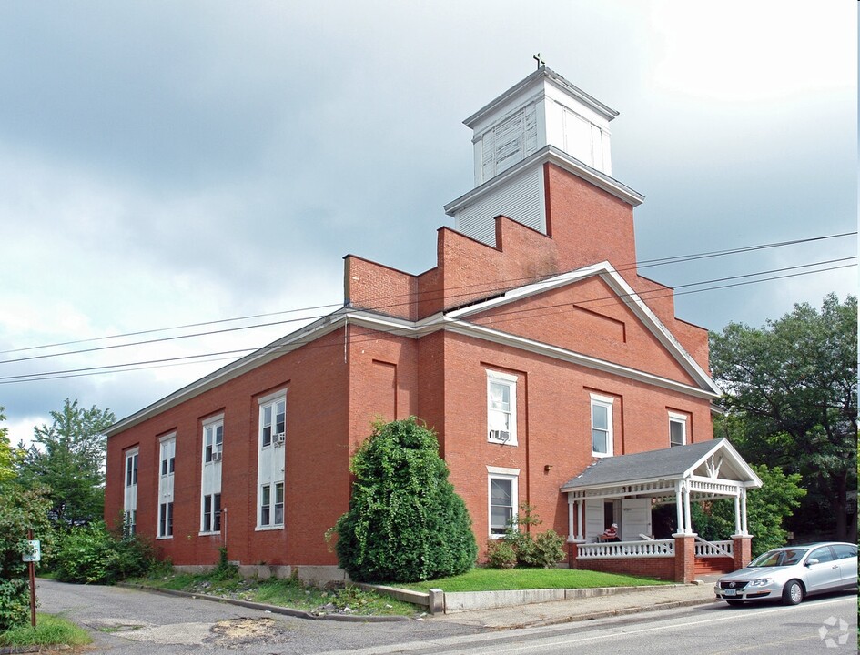 10 Green St in Somersworth, NH - Foto de edificio