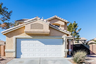 707 Tawney Eagle St in Henderson, NV - Foto de edificio - Building Photo