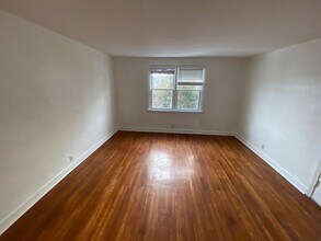 6339 Carnation St in Philadelphia, PA - Building Photo - Building Photo