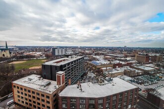 1400 W Randolph St in Chicago, IL - Building Photo - Building Photo