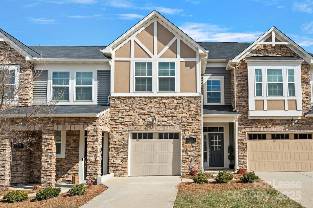 5732 Lachlan Hill Ln in Charlotte, NC - Building Photo