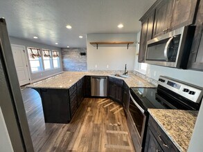 583 N 400 E in Pleasant Grove, UT - Building Photo - Building Photo