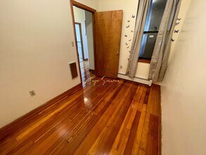 369 Centre St, Unit 2 in Boston, MA - Foto de edificio - Building Photo