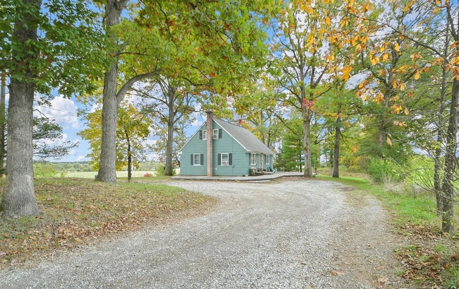 10359 Harney Rd in Emmitsburg, MD - Foto de edificio - Building Photo