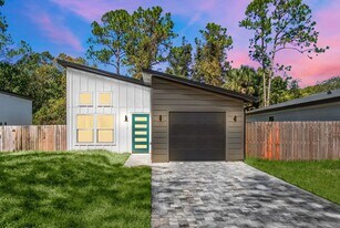 816 W 9th St in St. Augustine, FL - Building Photo