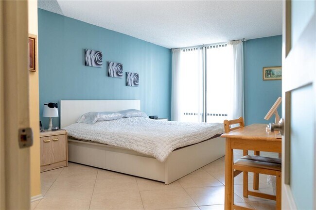 1600 S Ocean Dr, Unit 8I in Hollywood, FL - Building Photo - Building Photo